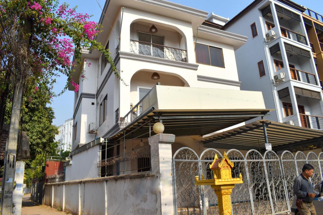 Violet Villa And Restro Σιέμ Ρέαπ Εξωτερικό φωτογραφία